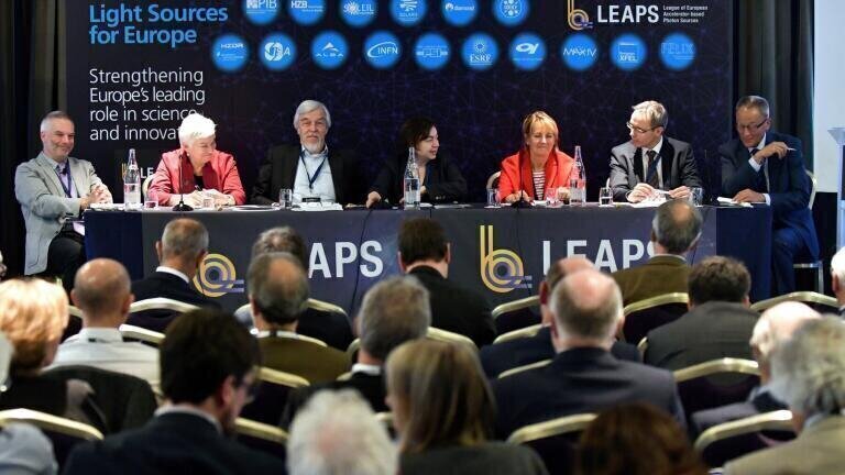 Super-Microscopes to Play Vital Role in Integrating European Science
